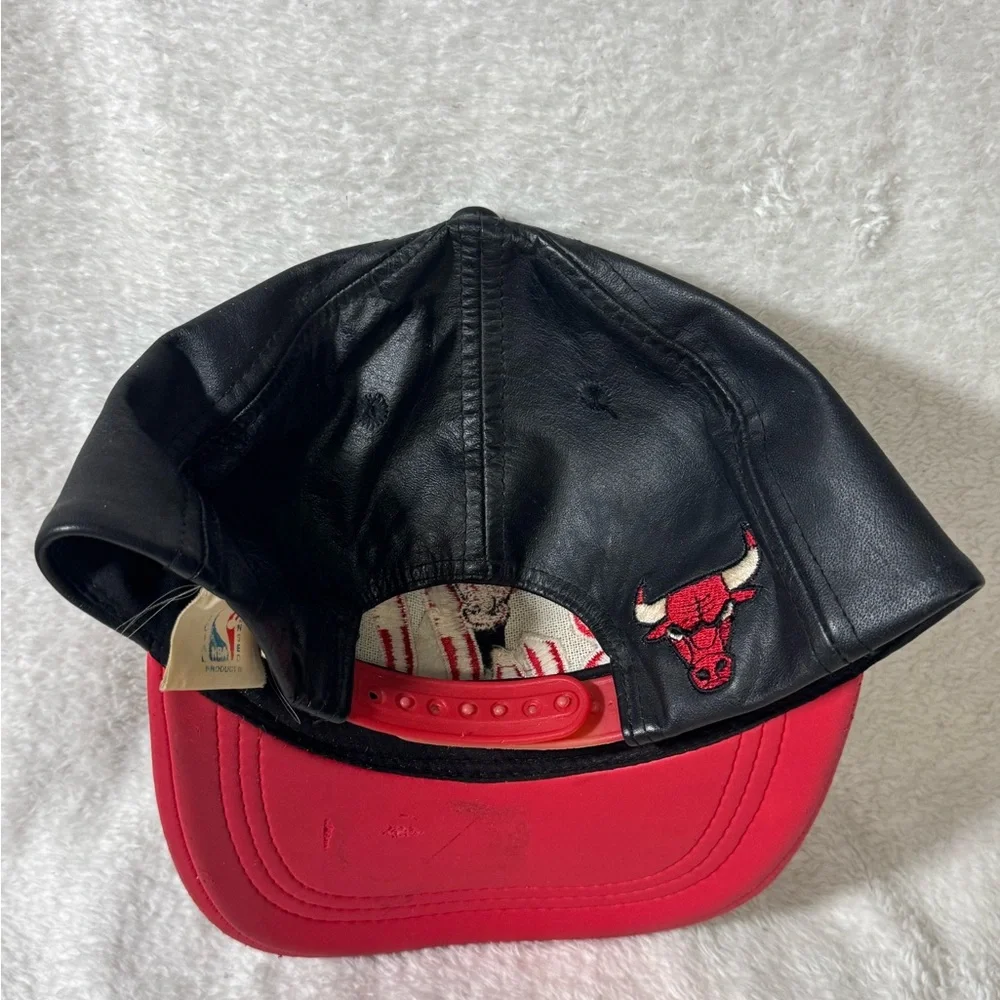 Vintage Chicago Bulls Leather Drew‎ Pearson Snapback Hat Cap NBA Red and Black